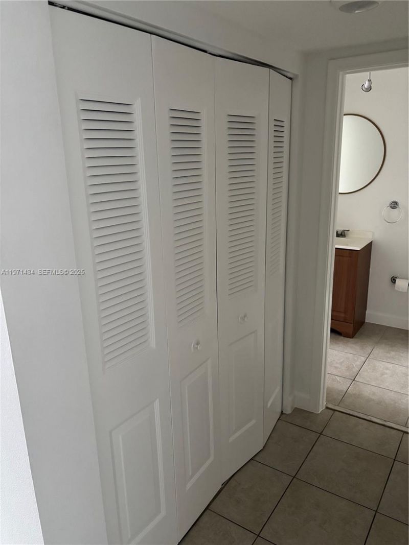 7900 Camino Cir, Unit 308, Miami, FL 33143 Photo