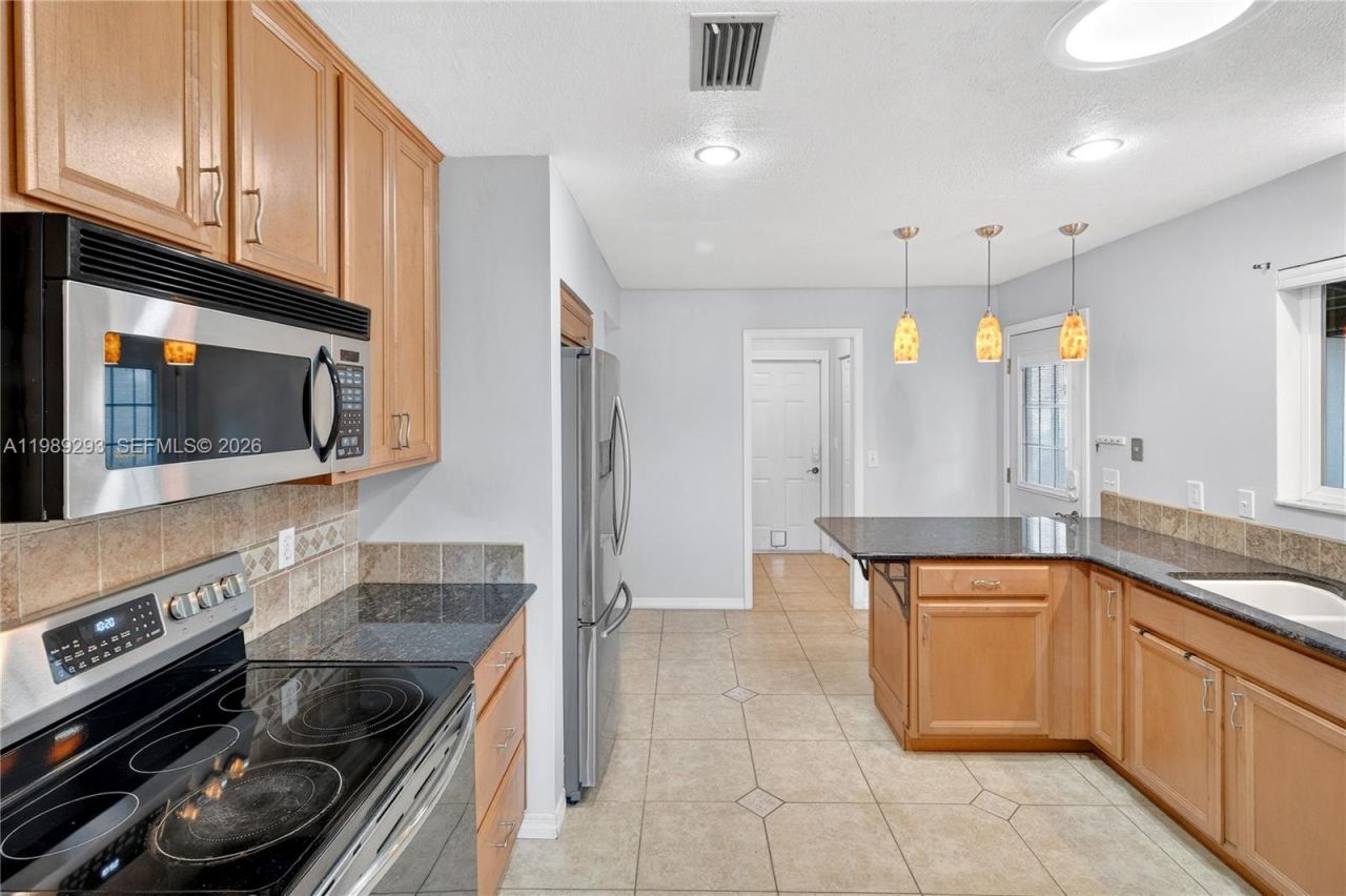 8435 NW 6th Ave, Gainesville, FL 32607 Photo