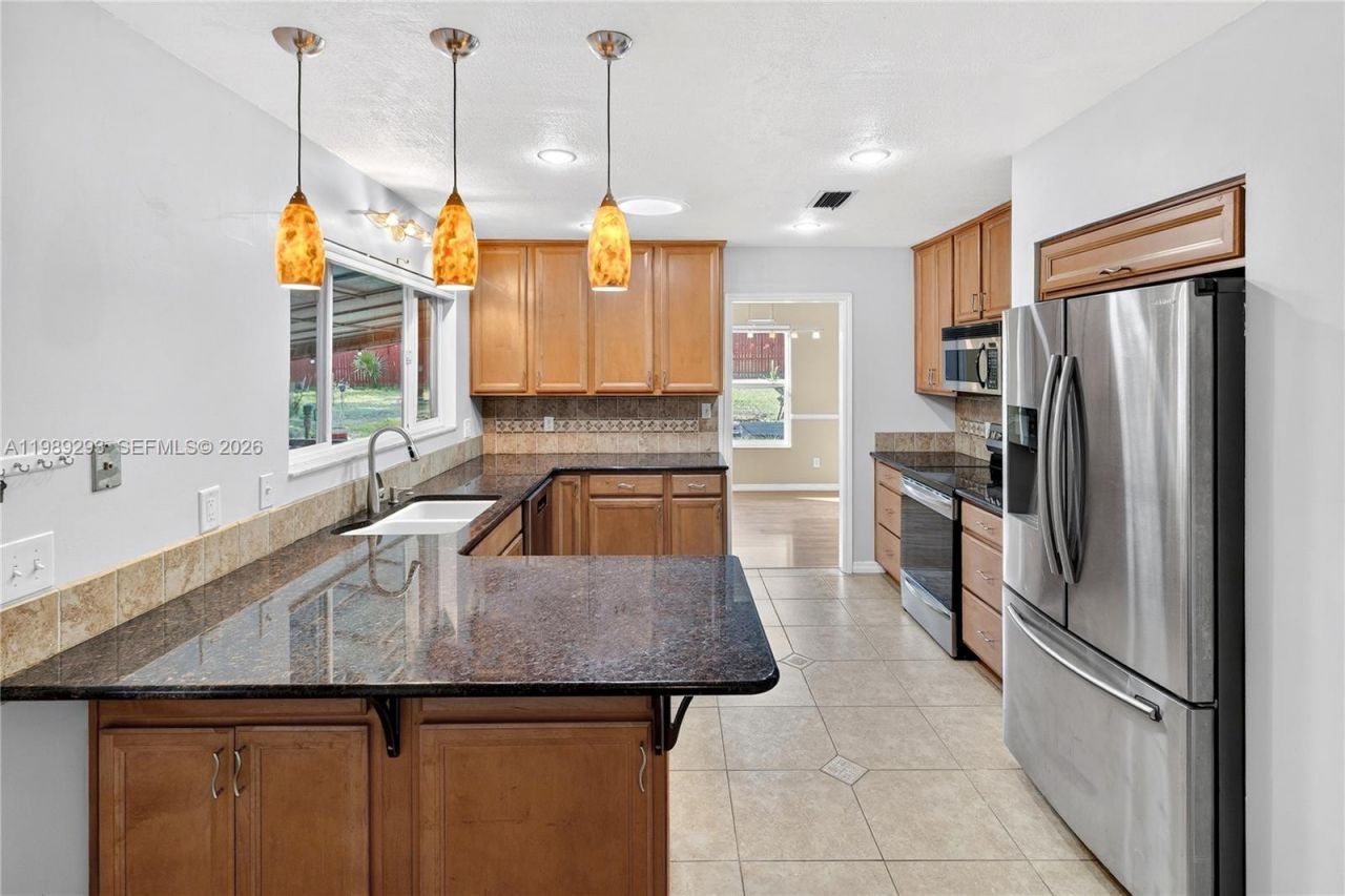 8435 NW 6th Ave, Gainesville, FL 32607 Photo