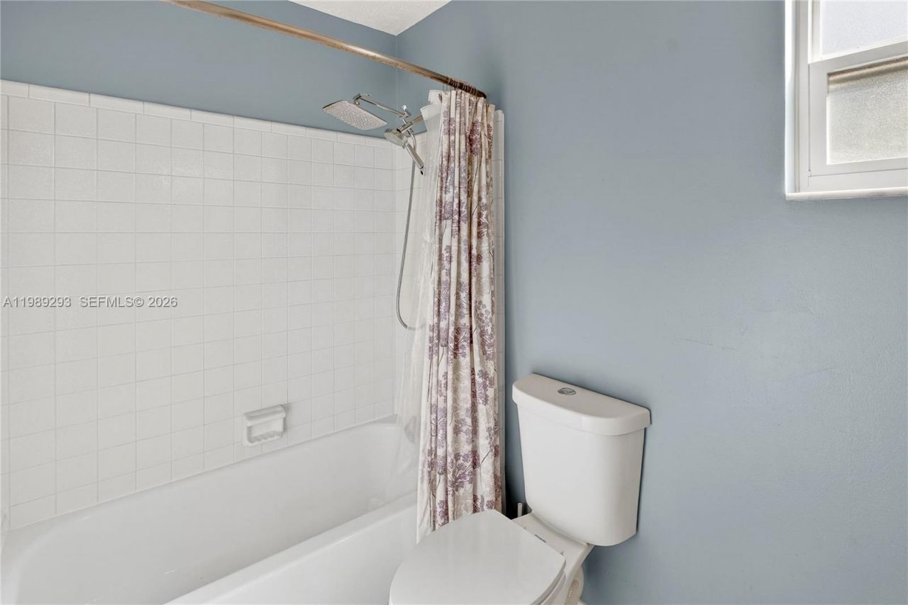 8435 NW 6th Ave, Gainesville, FL 32607 Photo