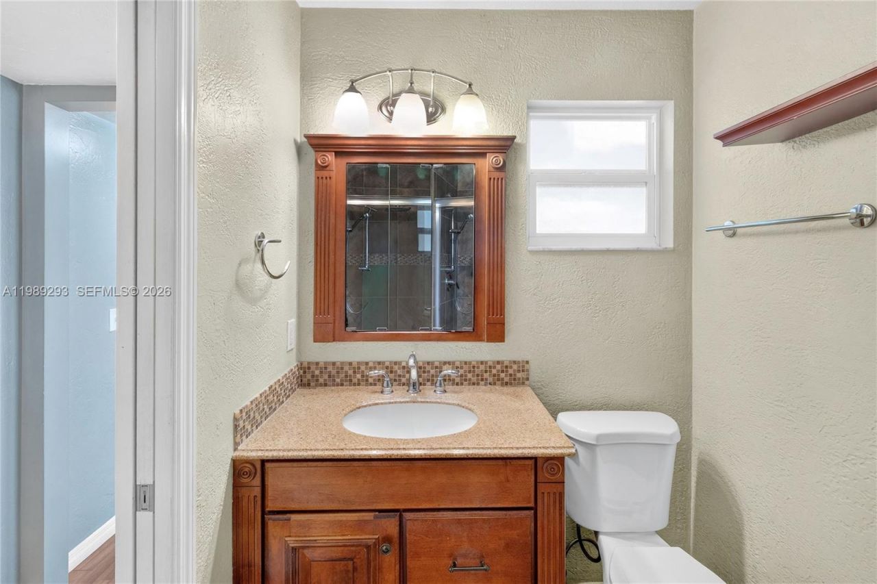 8435 NW 6th Ave, Gainesville, FL 32607 Photo