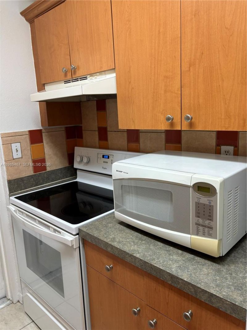 10900 SW 104th St , Unit 303, Miami, FL 33176 Photo