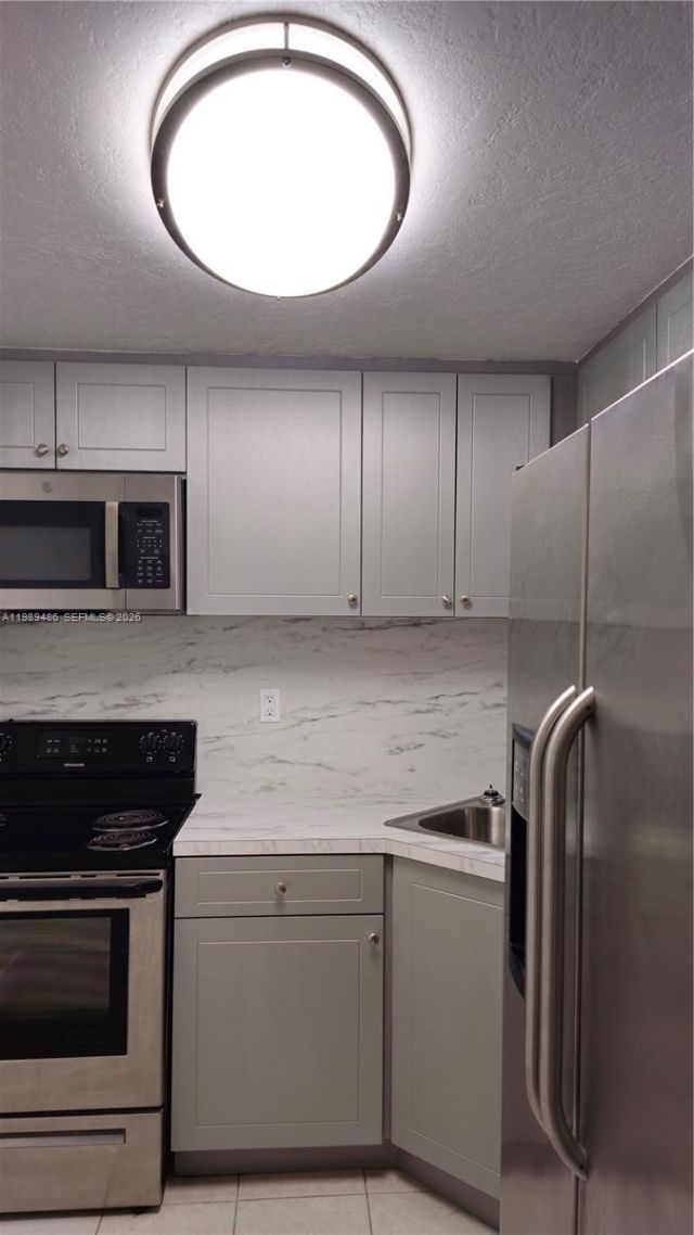 4550 NW 9th St , Unit 505E, Miami, FL 33126 Photo