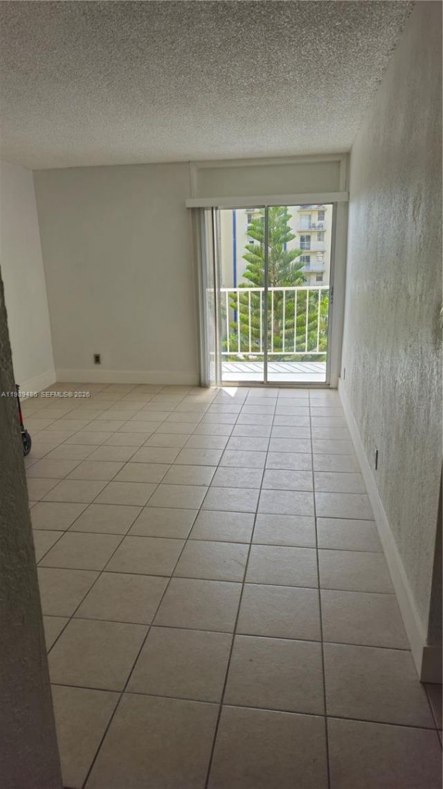 4550 NW 9th St , Unit 505E, Miami, FL 33126 Photo