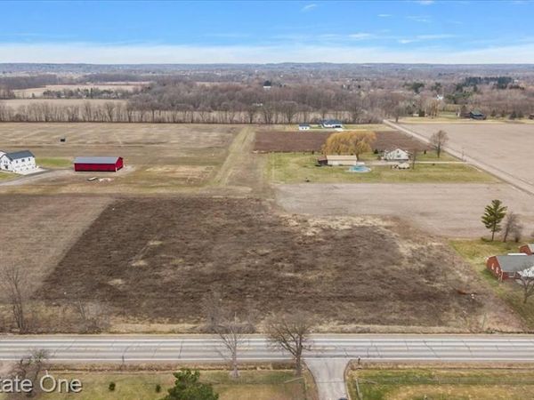 72857 Romeo Plank Road, Armada Twp, MI 48005