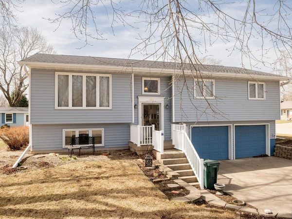 304 FRANKFORT AVE SE, Orange City, IA 51041