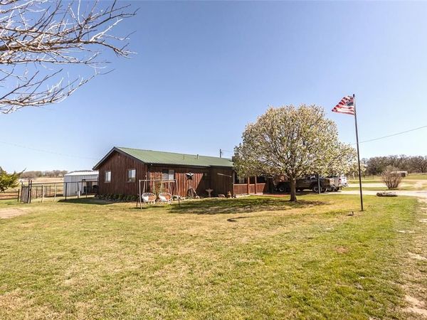 978 Longbranch Road , Nocona, TX 76255