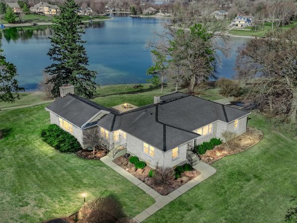 512 Bay Road , McHenry, IL 60051