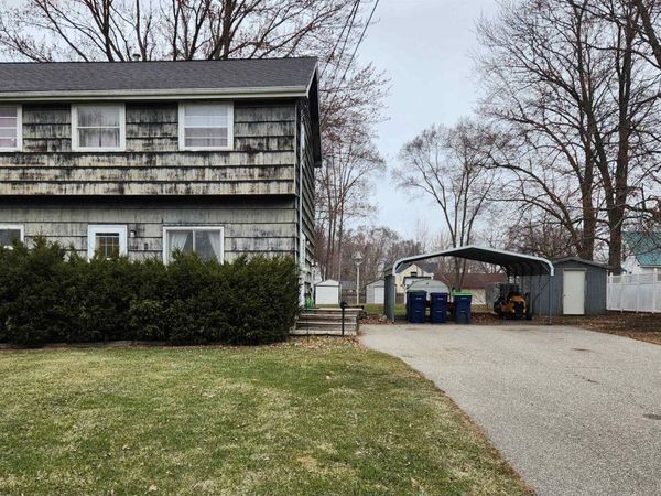 104 Sexton Street E, Breckenridge, MI 48615