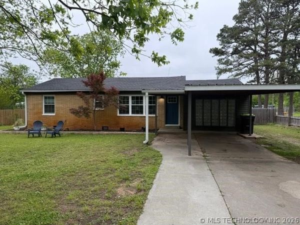 219 Berton, Holdenville, OK 74848