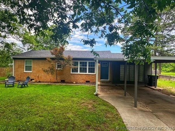 219 Berton, Holdenville, OK 74848