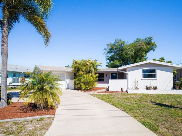 209 DEERFIELD AVENUE NE, PORT CHARLOTTE, FL 33952