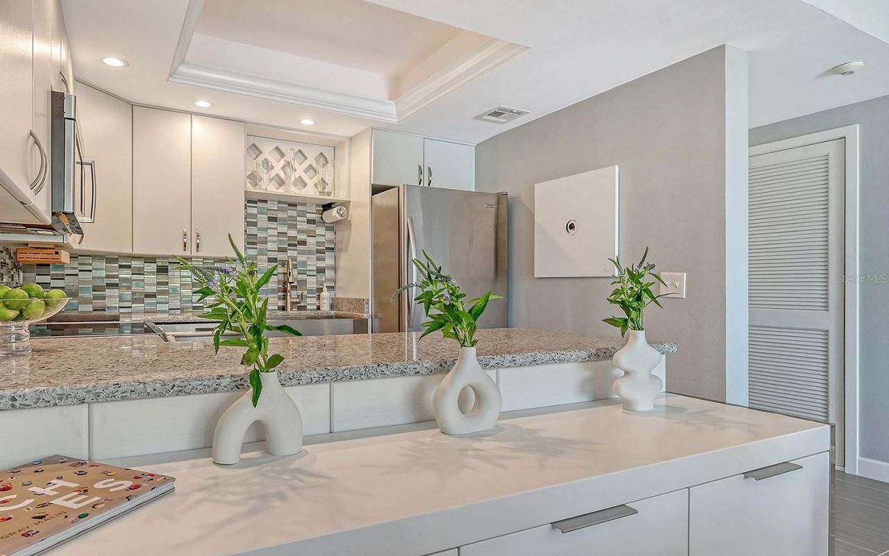 1212 Benjamin Franklin Drive, Unit 305, Sarasota, FL 34236 Photo