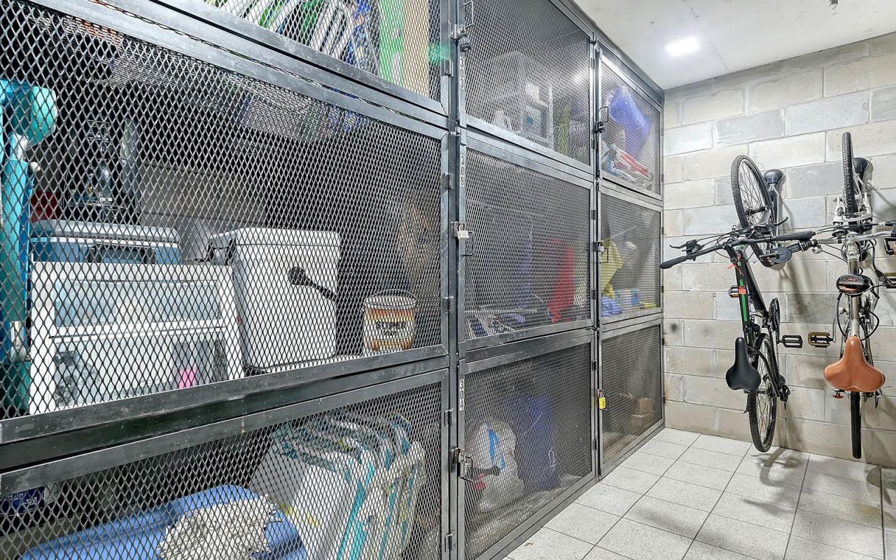 1212 Benjamin Franklin Drive, Unit 305, Sarasota, FL 34236 Photo