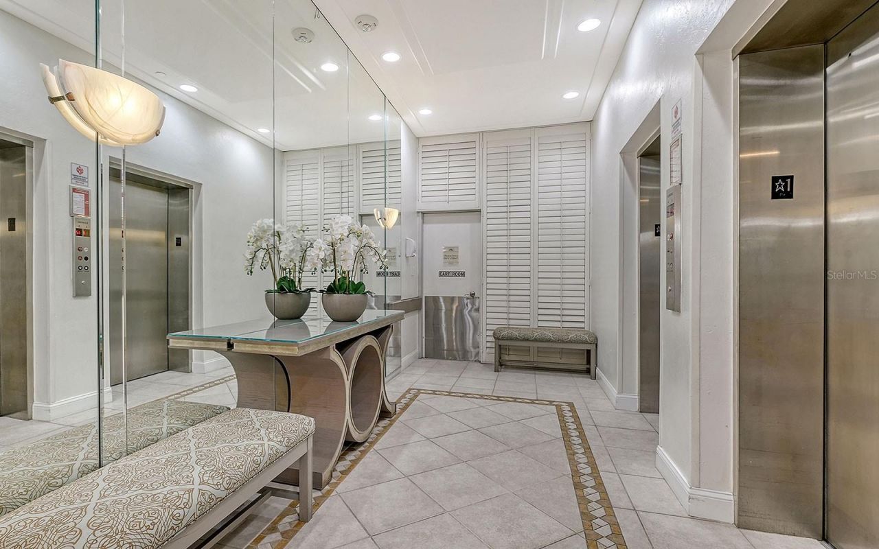 1212 Benjamin Franklin Drive, Unit 305, Sarasota, FL 34236 Photo