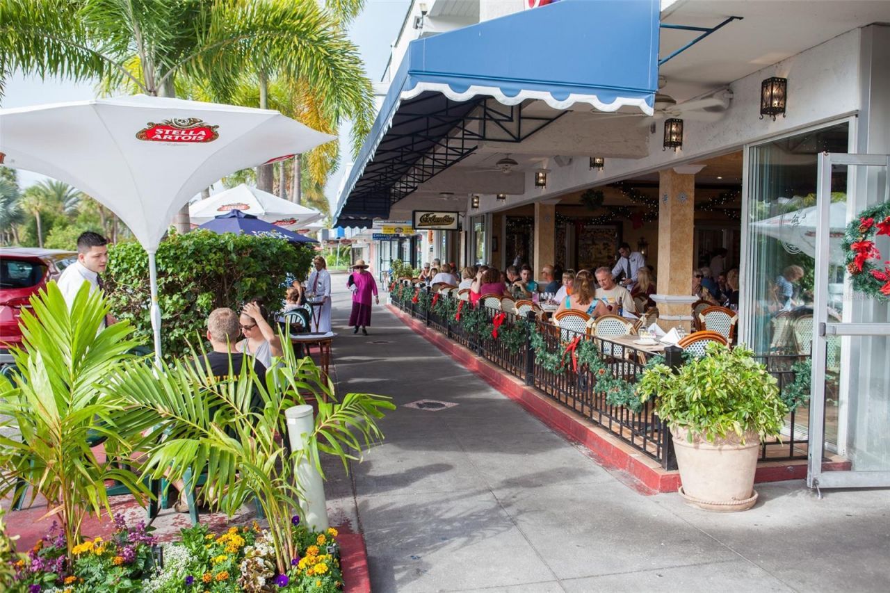 1212 Benjamin Franklin Drive, Unit 305, Sarasota, FL 34236 Photo