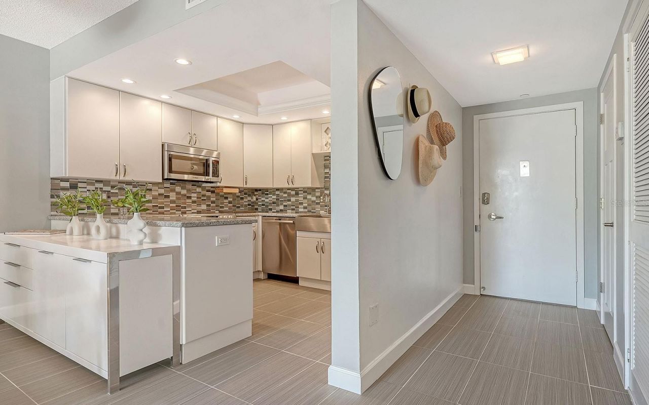 1212 Benjamin Franklin Drive, Unit 305, Sarasota, FL 34236 Photo