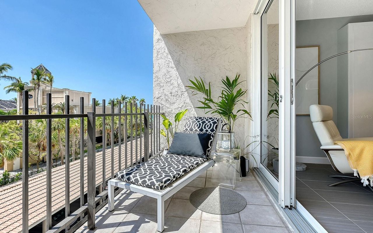 1212 Benjamin Franklin Drive, Unit 305, Sarasota, FL 34236 Photo