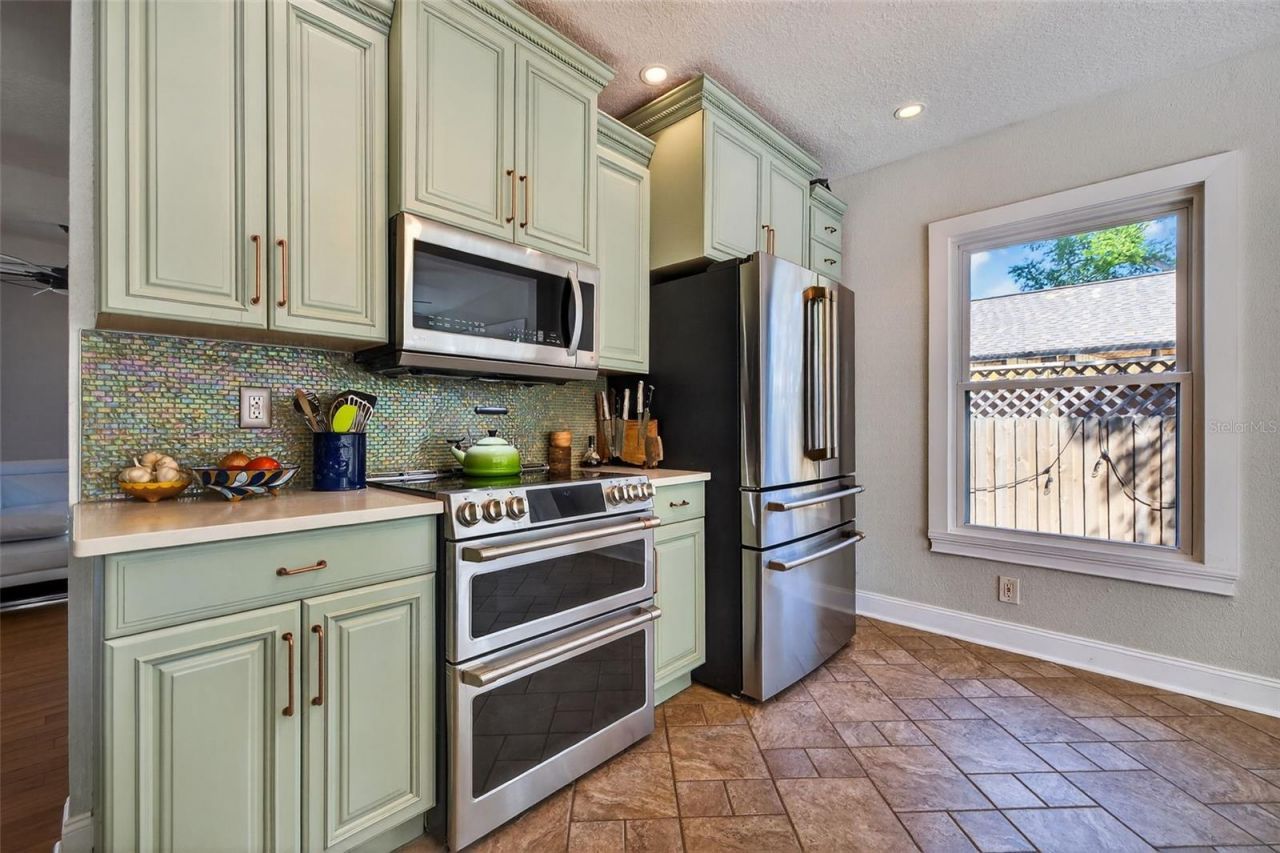 2005 Jackson Street N, Saint Petersburg, FL 33704 Photo