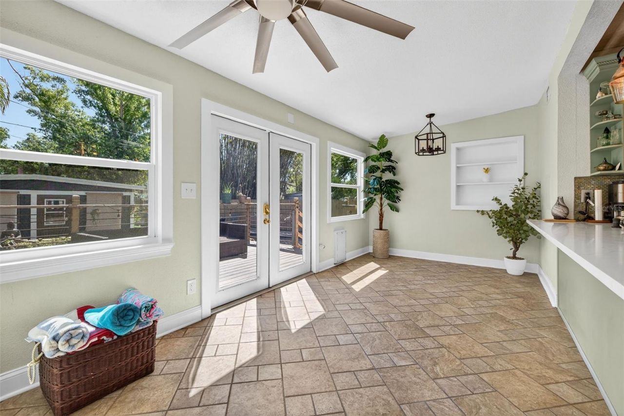 2005 Jackson Street N, Saint Petersburg, FL 33704 Photo