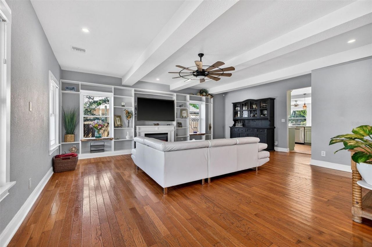 2005 Jackson Street N, Saint Petersburg, FL 33704 Photo