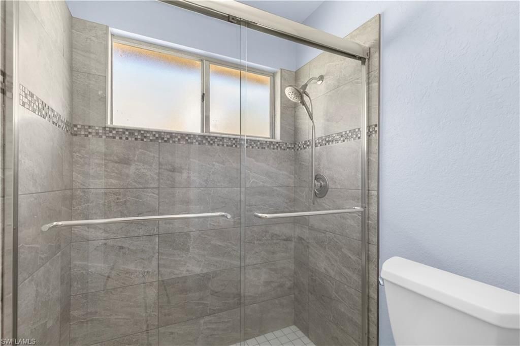 6487 Royal Woods Dr, Fort Myers, FL 33908 Photo