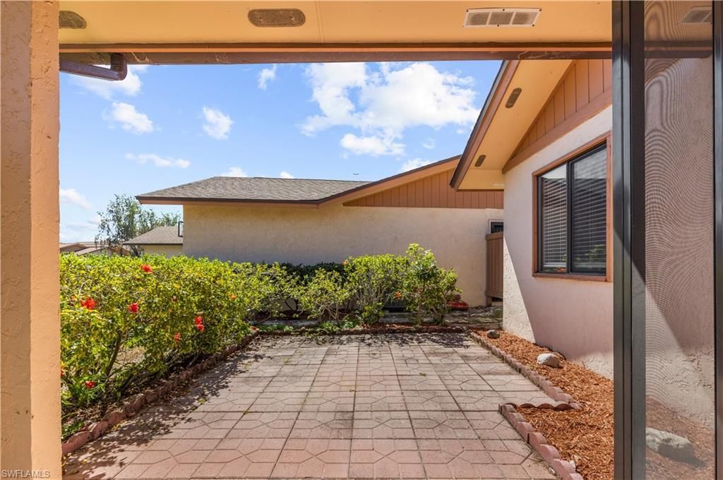 6487 Royal Woods Dr, Fort Myers, FL 33908 Photo