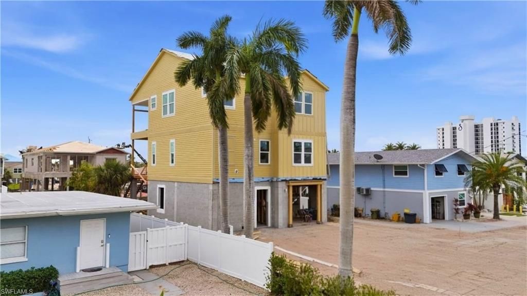 140 Bahia Via, Fort Myers Beach, FL 33931 Photo