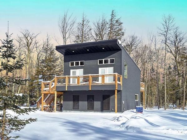 365 Mondamin Tr, La Pointe, WI 54850