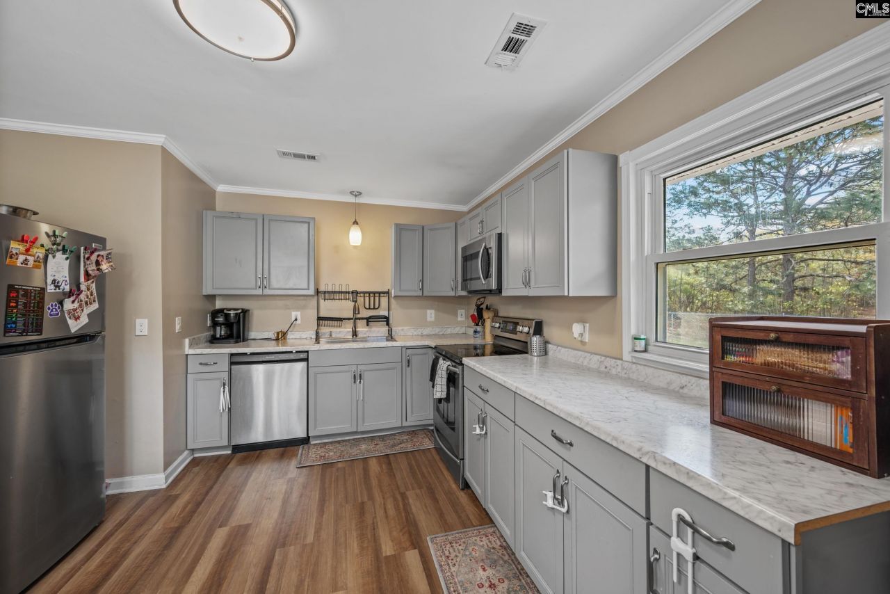 55 Crystal Springs Drive  Photo 8