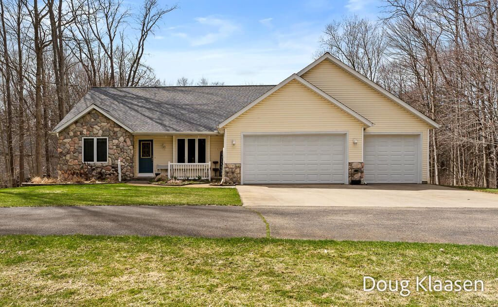 4618 44th Street, Holland, MI 49423 Main Photo