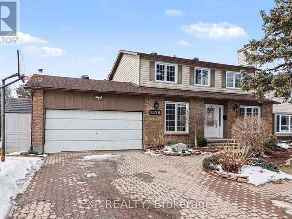1528 Missyabit Drive, Ottawa, ON K1E2M6