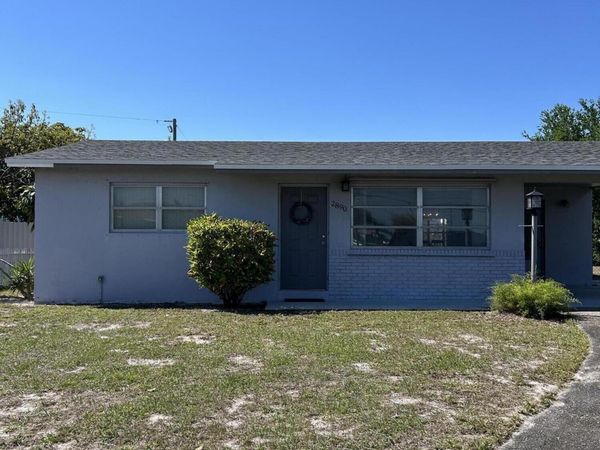 2890 N Dolphin Circle, Palm Springs, FL 33406