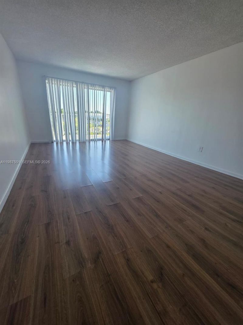 494 NW 165th St Rd, Unit C-605, Miami, FL 33169 Main Photo