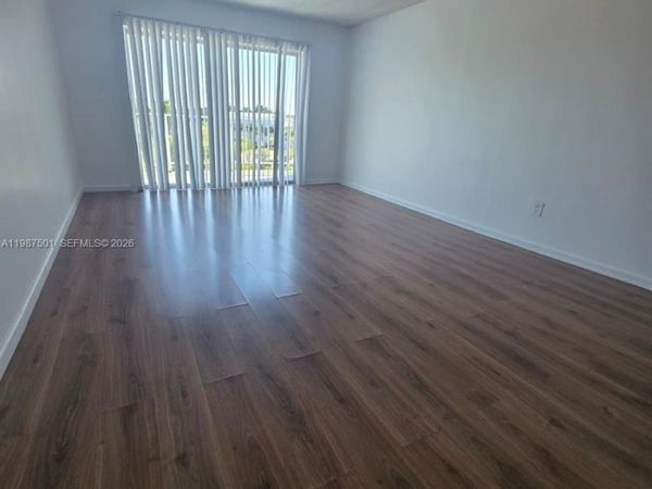 494 NW 165th St Rd, Unit C-605, Miami, FL 33169