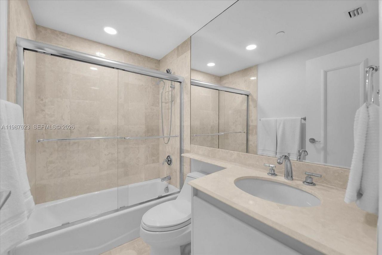 1455 Ocean Dr, Unit 909, Miami Beach, FL 33139 Photo