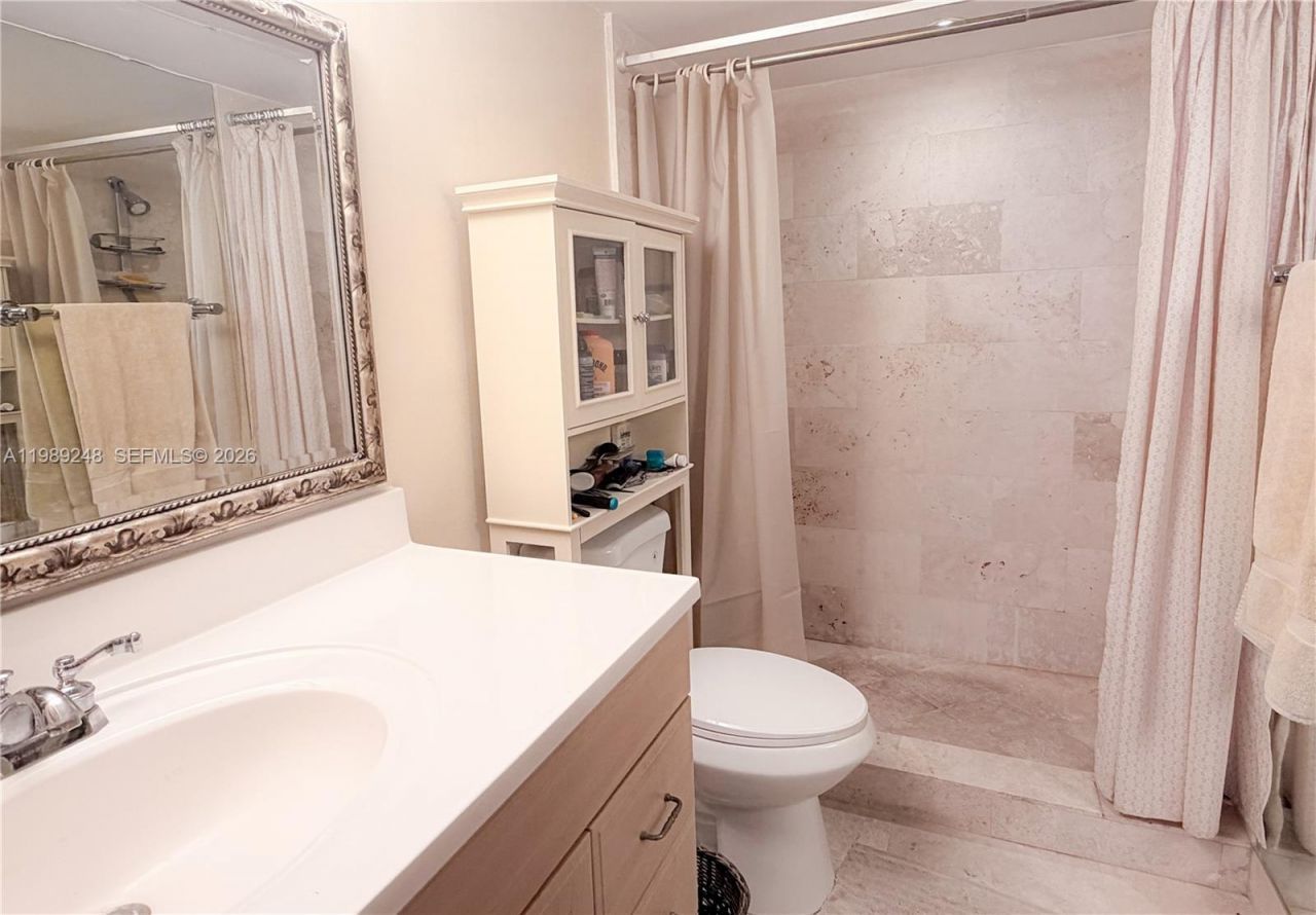 1800 Collins Ave , Unit 9E, Miami Beach, FL 33139 Photo