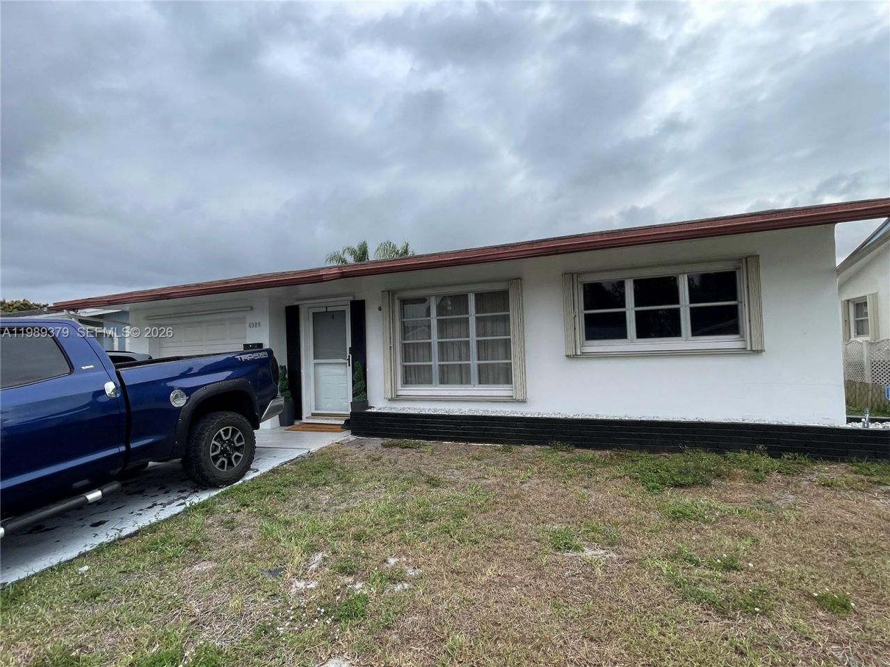 4909 NW 52nd Ct, Tamarac, FL 33319 Photo