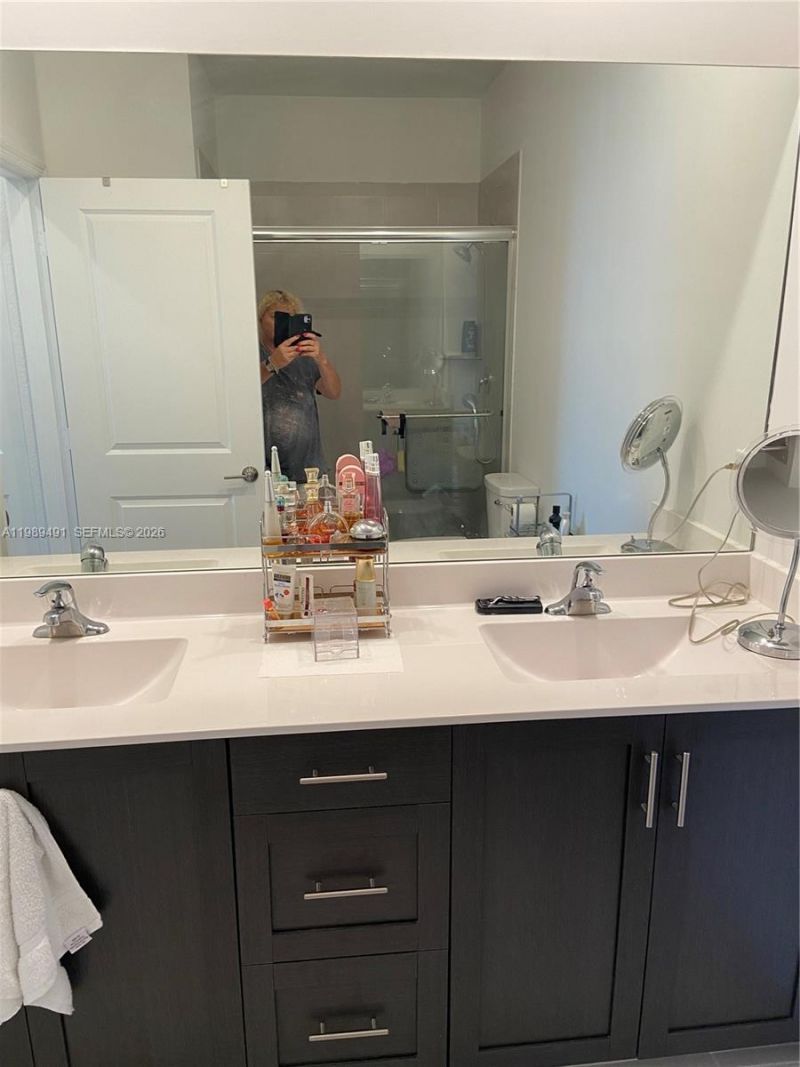 20548 NE 5th Pl, Miami, FL 33179 Photo