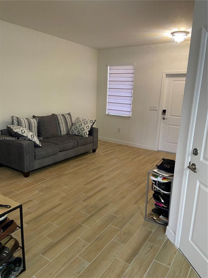 20548 NE 5th Pl, Miami, FL 33179 Photo