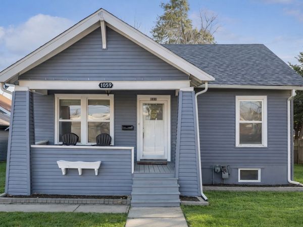 1059 Larkin Avenue, Elgin, IL 60123