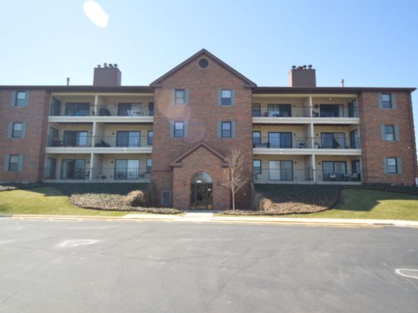 631 Hapsfield Lane , Unit 106, Buffalo Grove, IL 60089