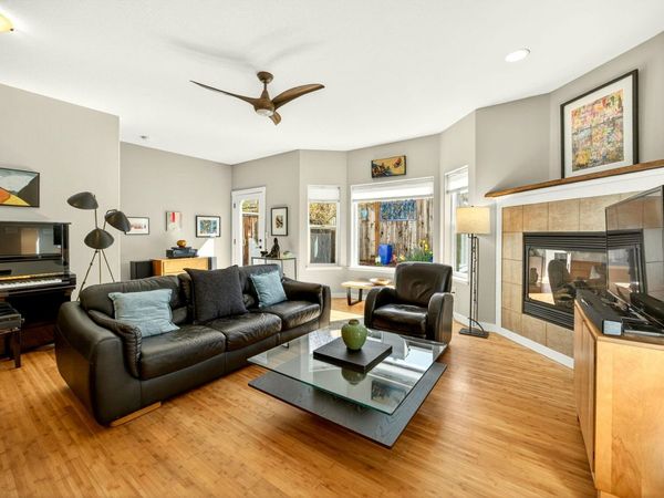 58 N Mountain Avenue, Ashland, OR 97520