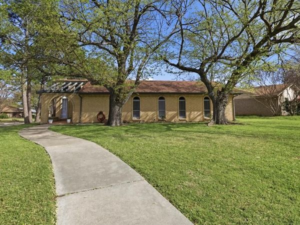 1487 Dogwood Trail, Lewisville, TX 75067