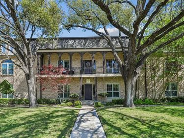 4312 Bellaire Drive S, Unit 203, Fort Worth, TX 76109