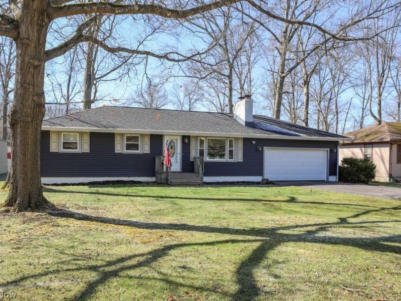 17997 Hillcrest Drive, Lake Milton, OH 44429 Photo 1