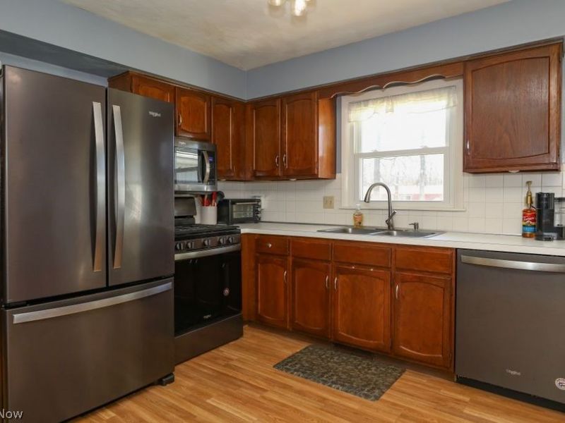 17997 Hillcrest Drive, Lake Milton, OH 44429 Photo 18