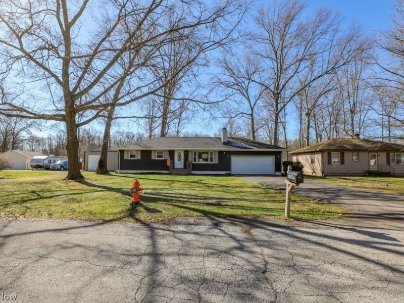 17997 Hillcrest Drive, Lake Milton, OH 44429 Photo 5