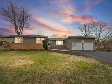 4 Putting Green Lane, Penfield, NY 14526