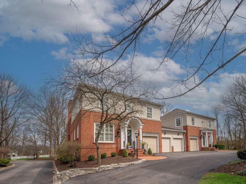 1374 White Oak Lane, New Albany, OH 43054 Photo 2